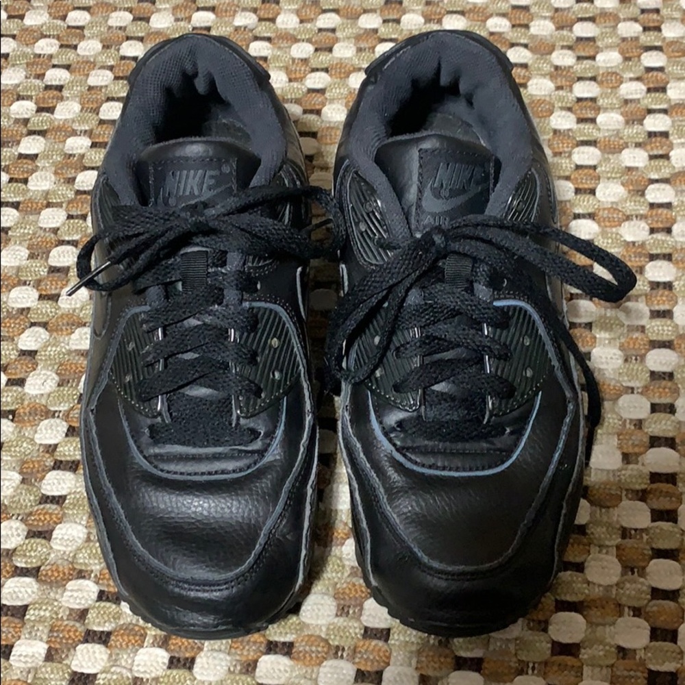 Nike Air Max all black size 6Y